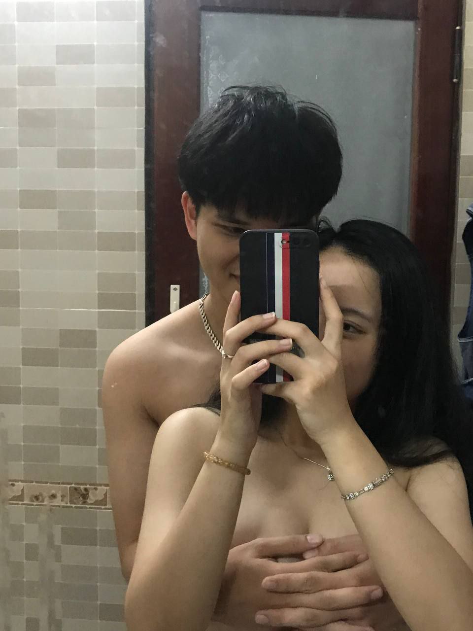 Gái xinh nhảy khoe lồn cực hấp dẫn