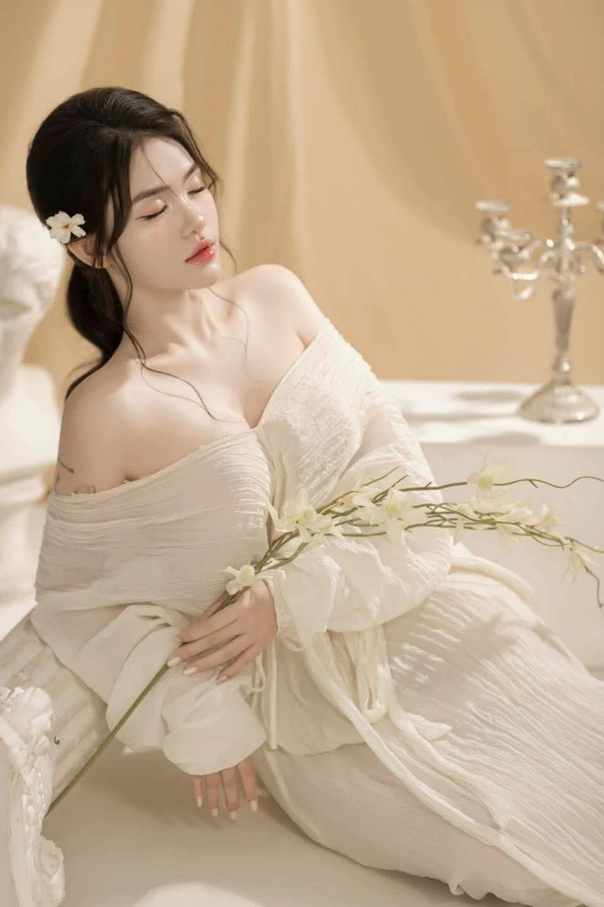 Em vợ dâm đãng, liên tục gạ địt anh rể khi chị mình đi vắng