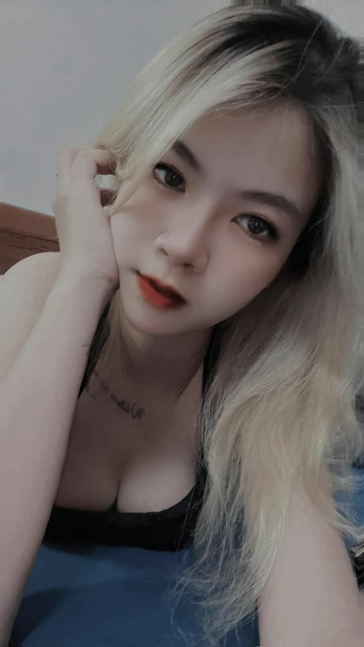HUNTA-794,HUNTA-794 "Cái nào tuyệt hơn, máy thủ dâm hay tôi?" Em dâu tôi, một con điếm siêu hư hỏng và có biệt danh là kẻ giết trinh, đã trắng trợn cầu xin tôi quan hệ tình dục sau khi phát hiện tôi còn trinh và cố gắng phá hoại sự trong trắng của tôi...
